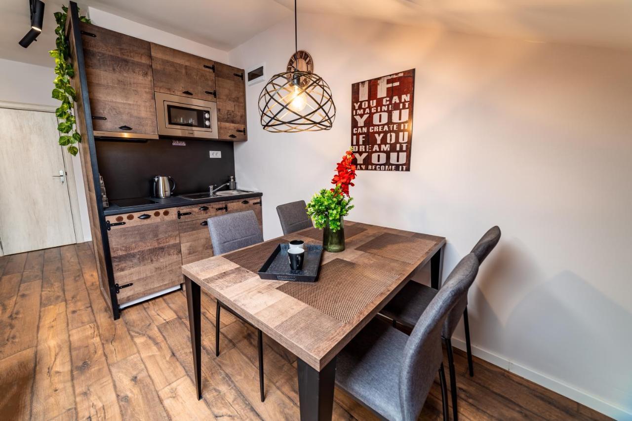 Ivi Place Apartments نوفي ساد المظهر الخارجي الصورة